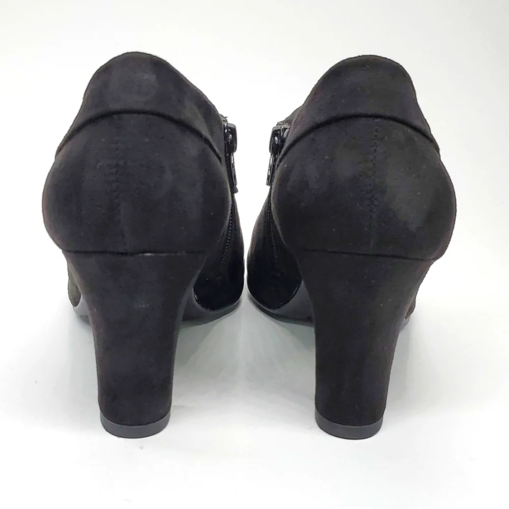 Aerosoles Heelrest Starring Role Black Faux Suede Ankle Booties EUC